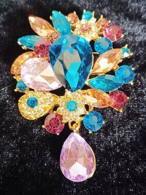 Beautiful Multi Colored Rhinestone Brooch/Pendant   3"